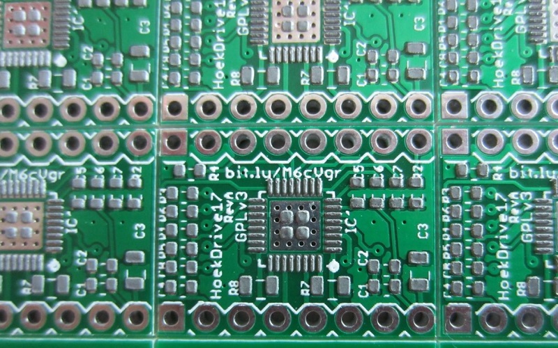 PCB-sau-khi-duoc-trai-kem-han